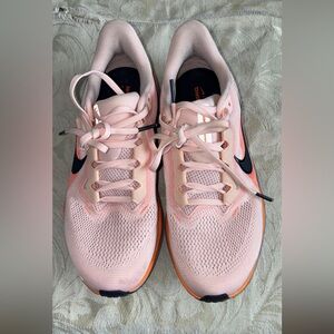 Nike Women's Light Pink and Orange Athletic Shoes